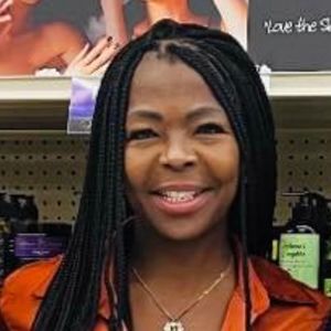 Meet your Posher, Sheri